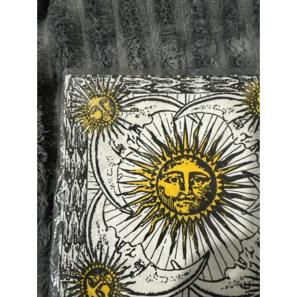 Creative Papers Tableware 17” Dinner Napkins 3 Ply C.R. Gibson Sole E Luna Moon